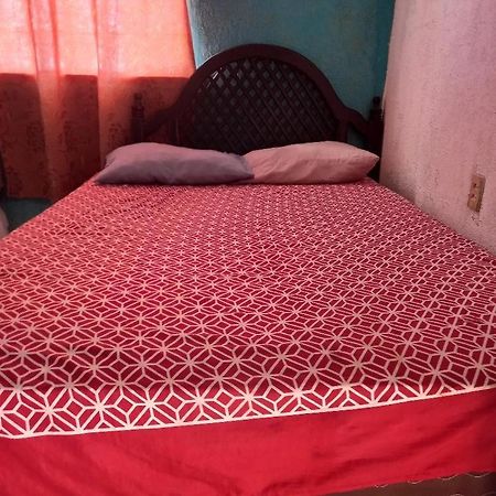 Hostal Bravo Vallarta Пуэрто-Вальярта Экстерьер фото